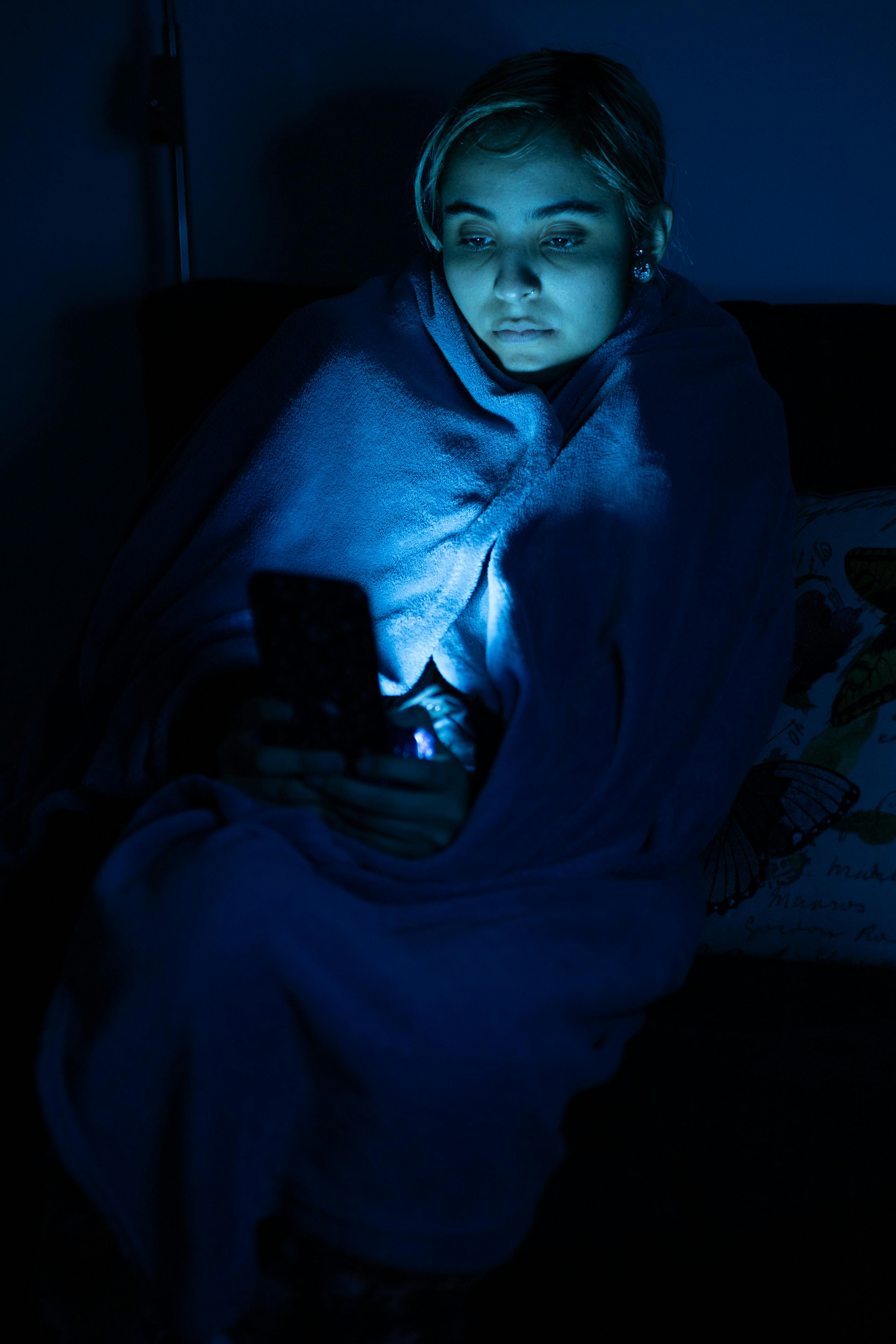 Sleep Better By Turning Your iPhone Blue Light Background to Red - Here's How